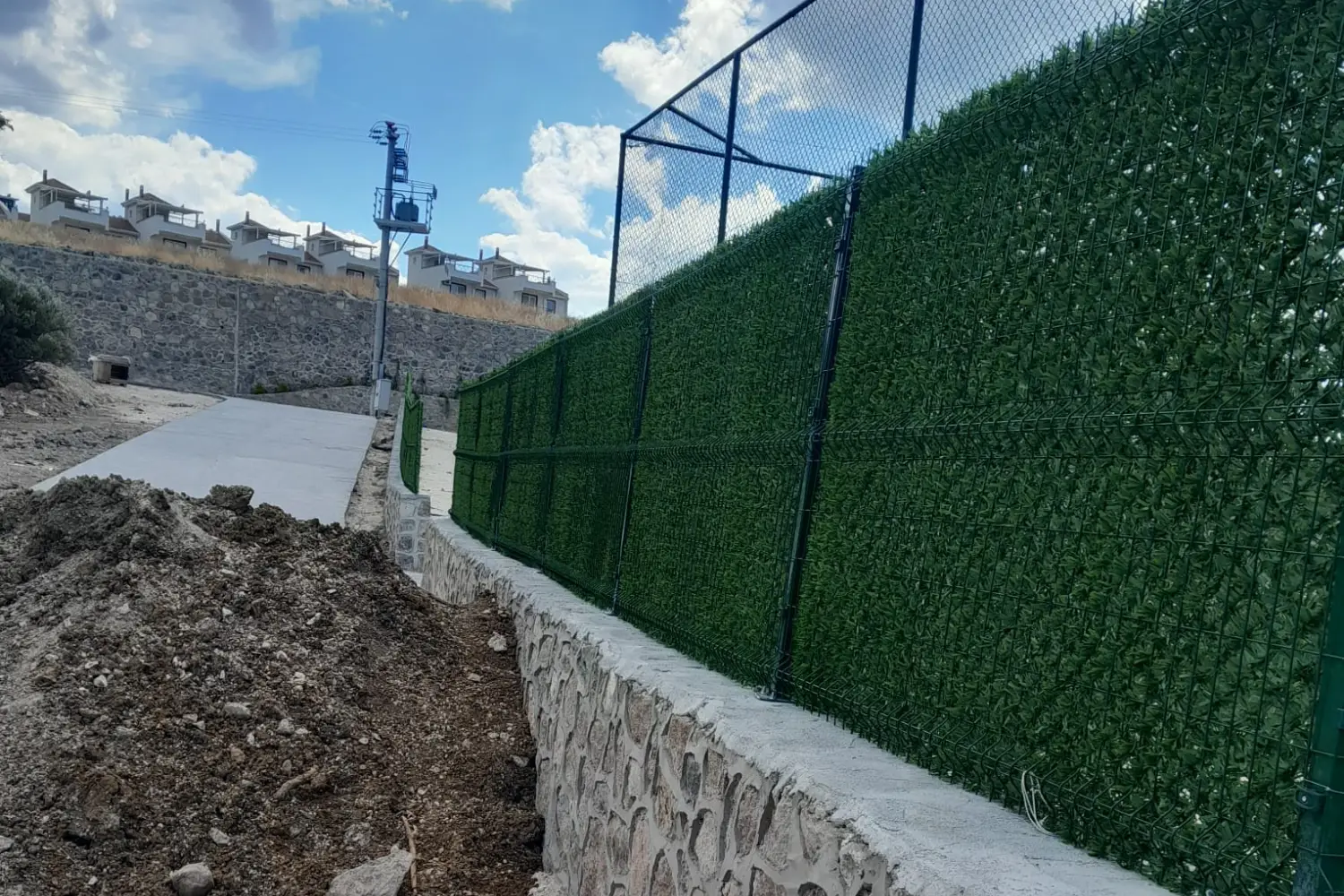 Dikili Fabrika Kenarı Tel Çit